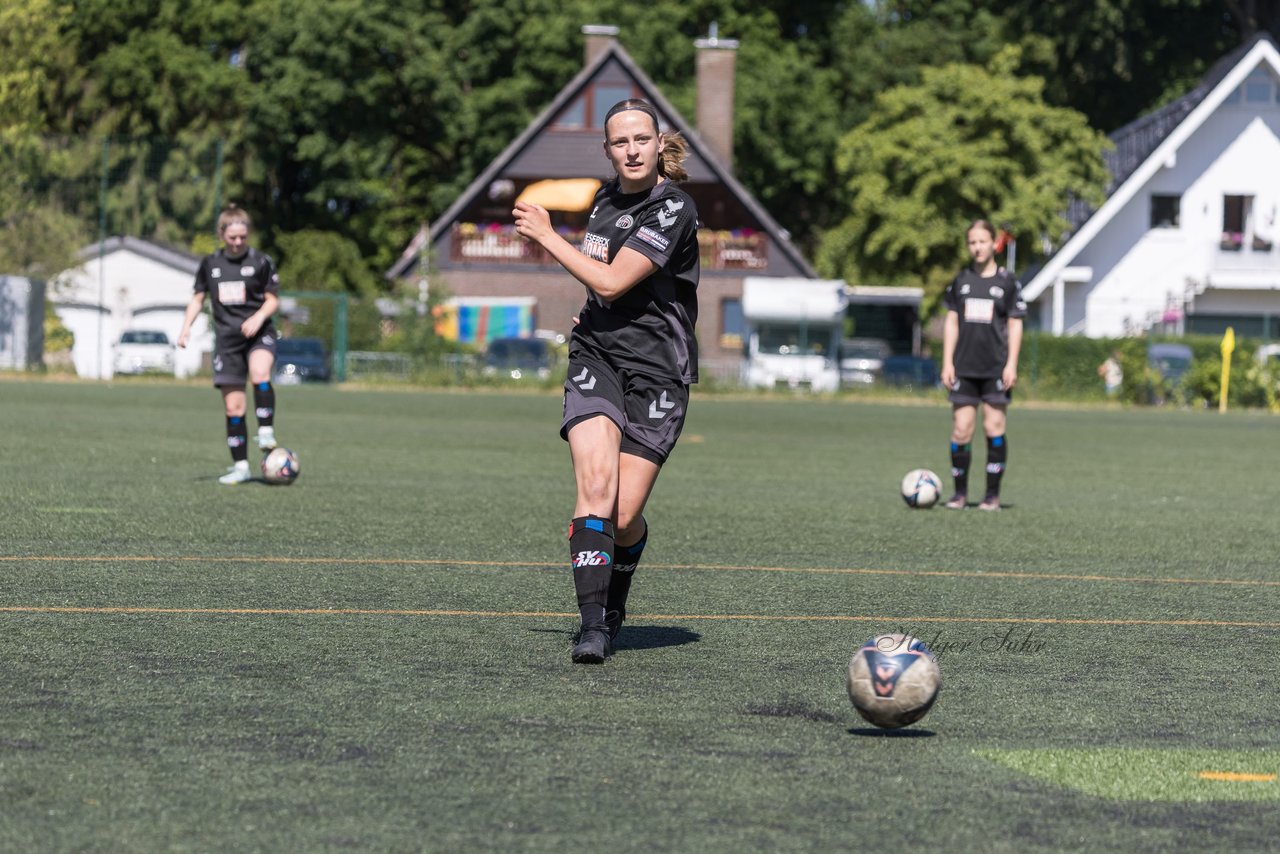 Bild 99 - wBJ SV Henstedt Ulzburg - TuS Rotenhof : Ergebnis: 12:0